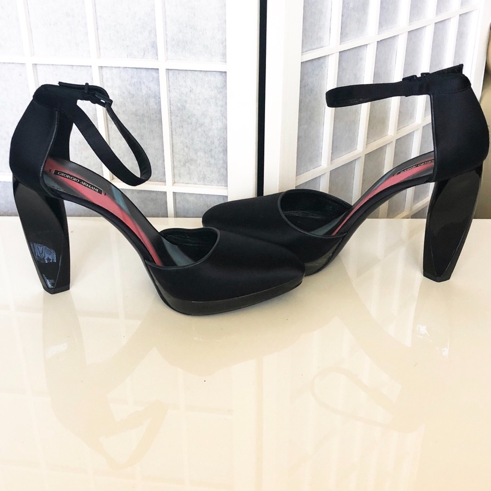 NEW GIORGIO ARMANI Black Strappy Heels - Picture 5 of 6